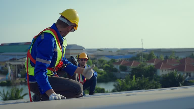 Best Roof Maintenance and Cleaning  in Oak Trail Shores, TX